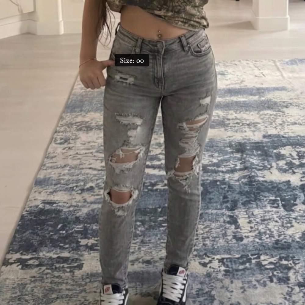 American eagle ripped jeans